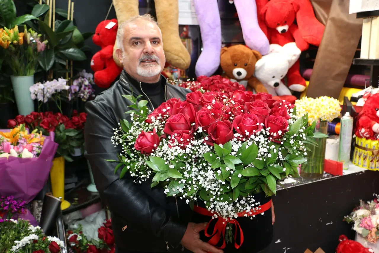 Çiçekçilerde 14 Şubat Sevgililer Günü alarmı: Akşama bırakan yandı! Fiyatları duyunca inanamayacaksınız