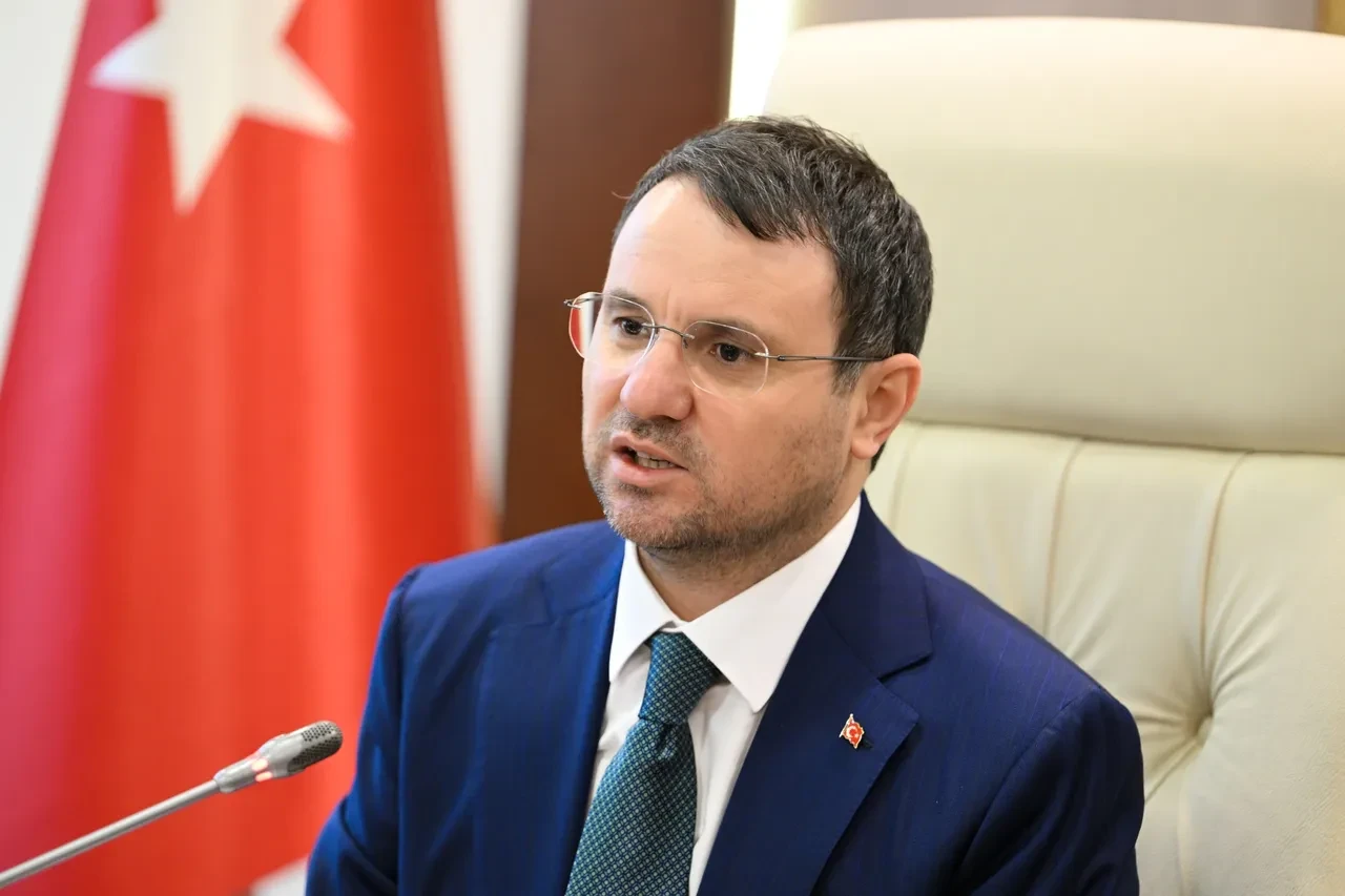 Cumhurbaşkanı Erdoğan, Akın Gürlek'e takıldı! Esprili sözlerini tüm salon alkışladı 