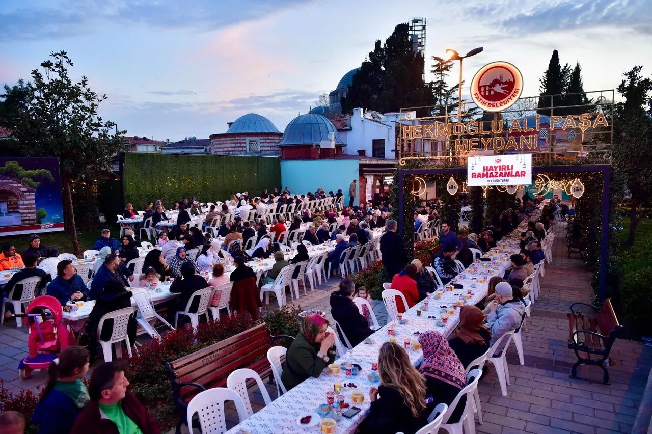 Fatih Belediyesi Ramazan hazırlıklarını tamamladı: On bir ayın Sultanı heyecanla bekleniyor