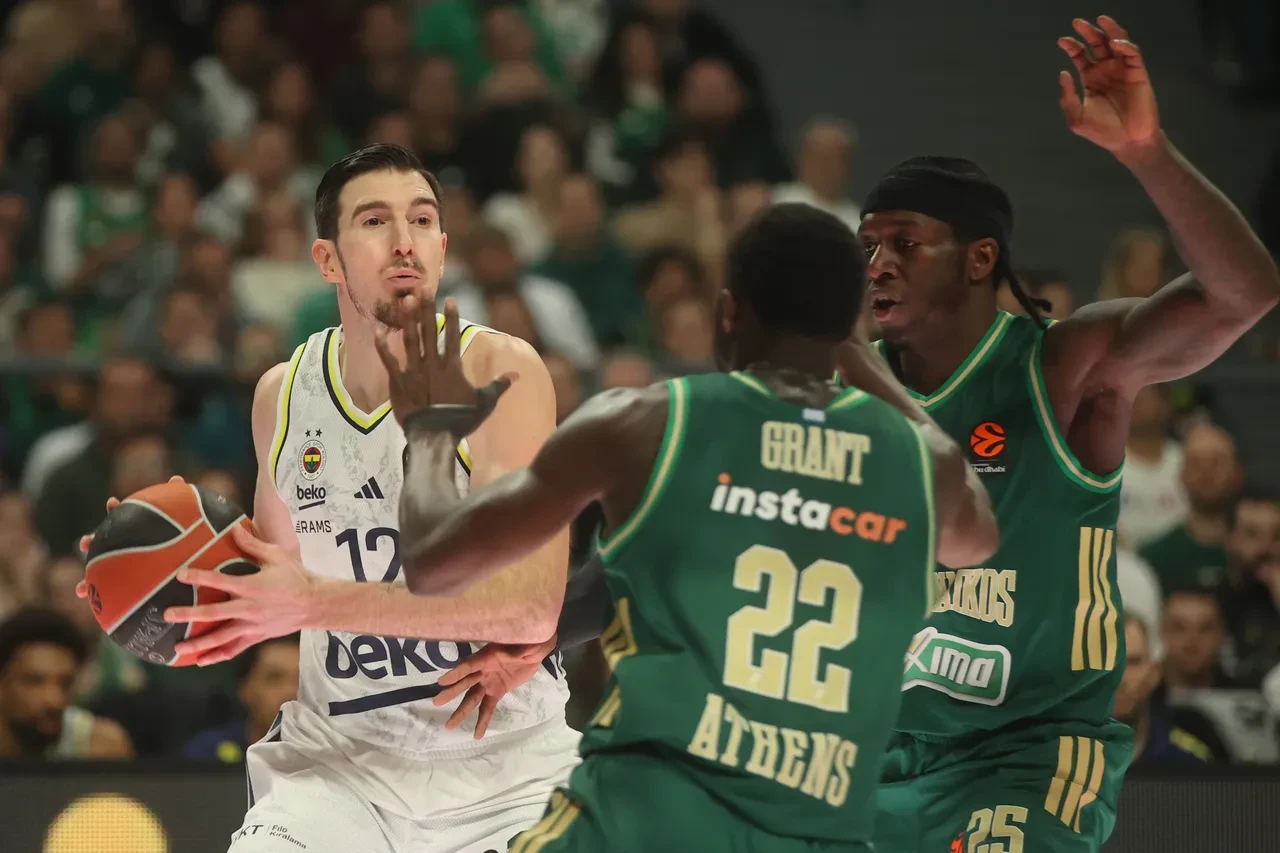 Fenerbahçe Beko deplasmanda Panathinaikos'u devirdi! Sarı-lacivertlilerden 20. galibiyet