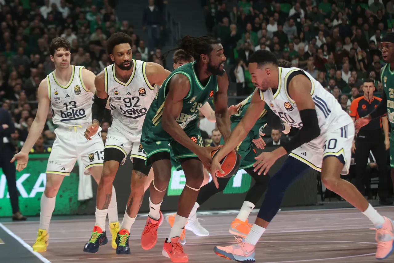 Fenerbahçe Beko deplasmanda Panathinaikos'u devirdi! Sarı-lacivertlilerden 20. galibiyet