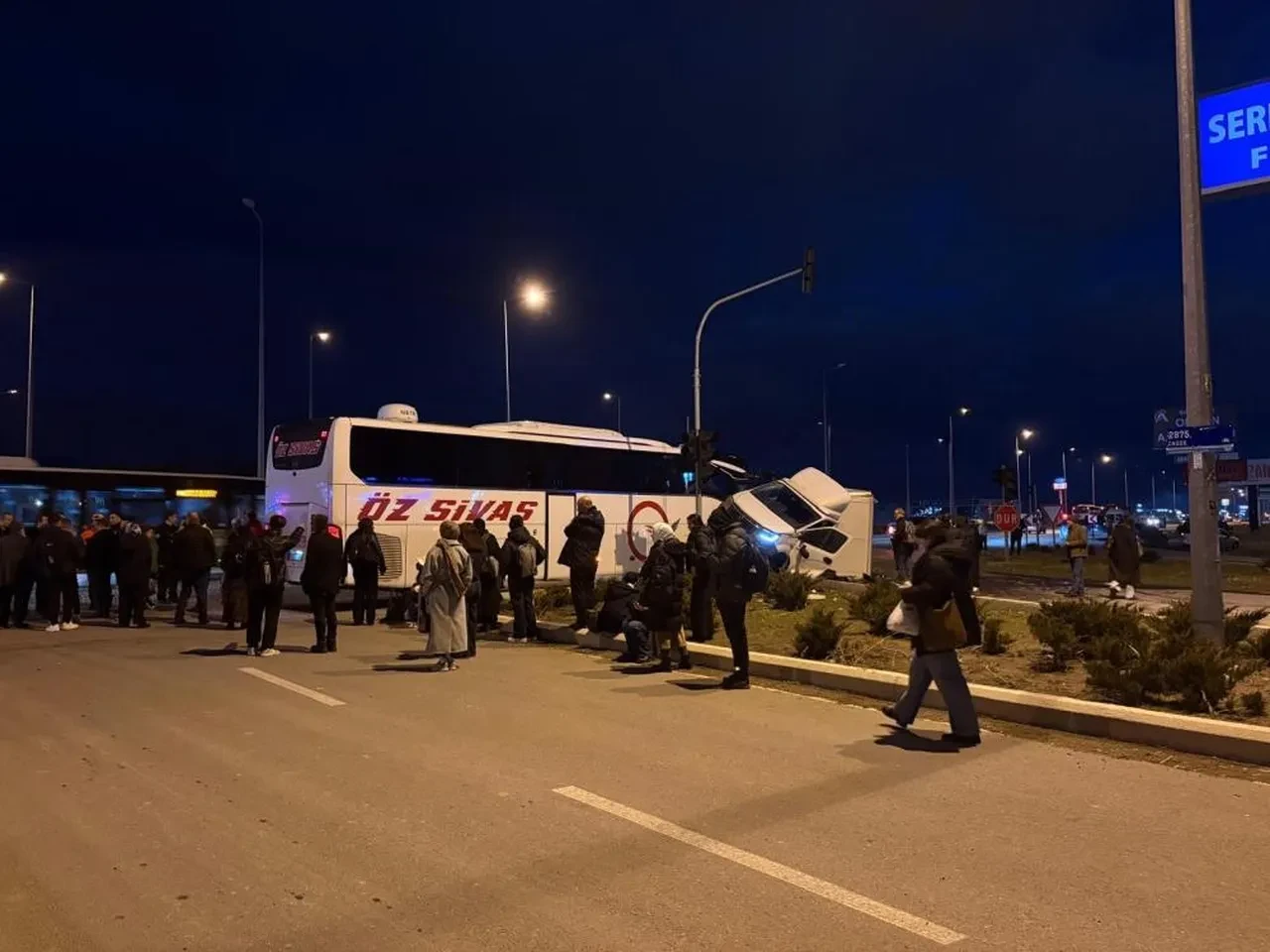 Kayseri'de yolcu otobüsüyle kamyonet çarpıştı: 5 yaralı