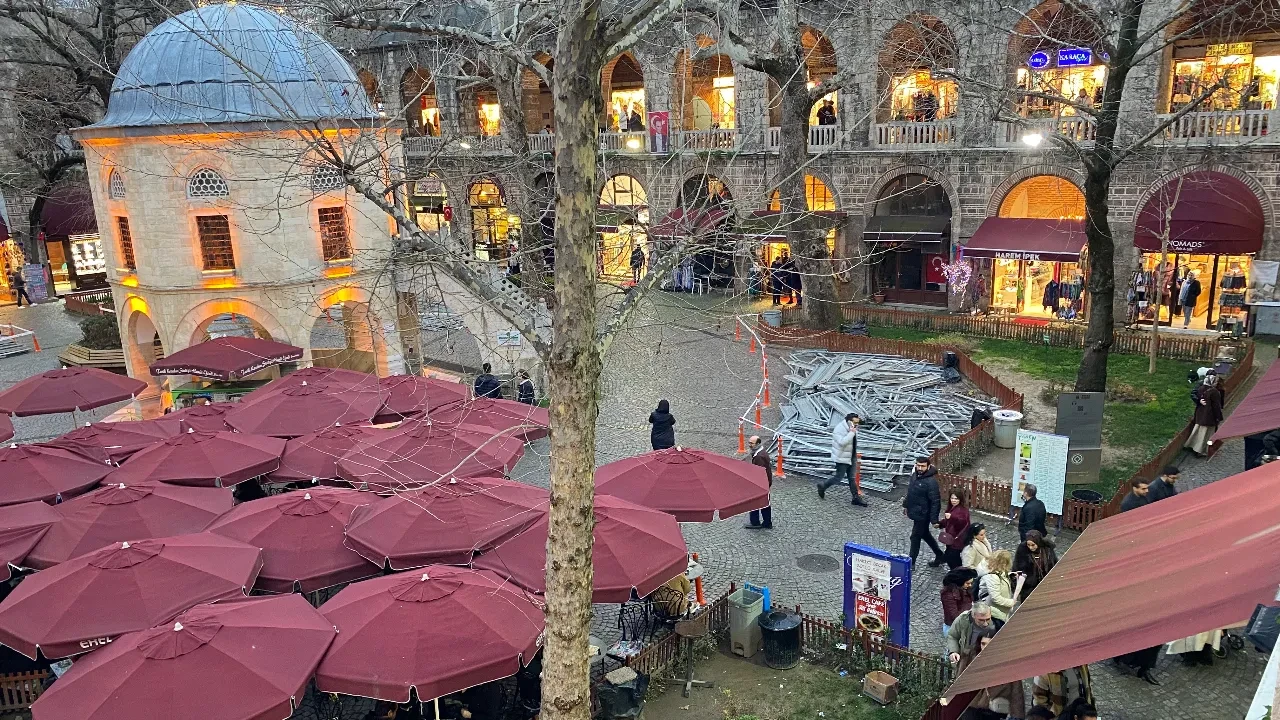 Koza Han’da masa krizinde yeni adım: Mahkeme tahliyeye ‘dur’ kararı verdi