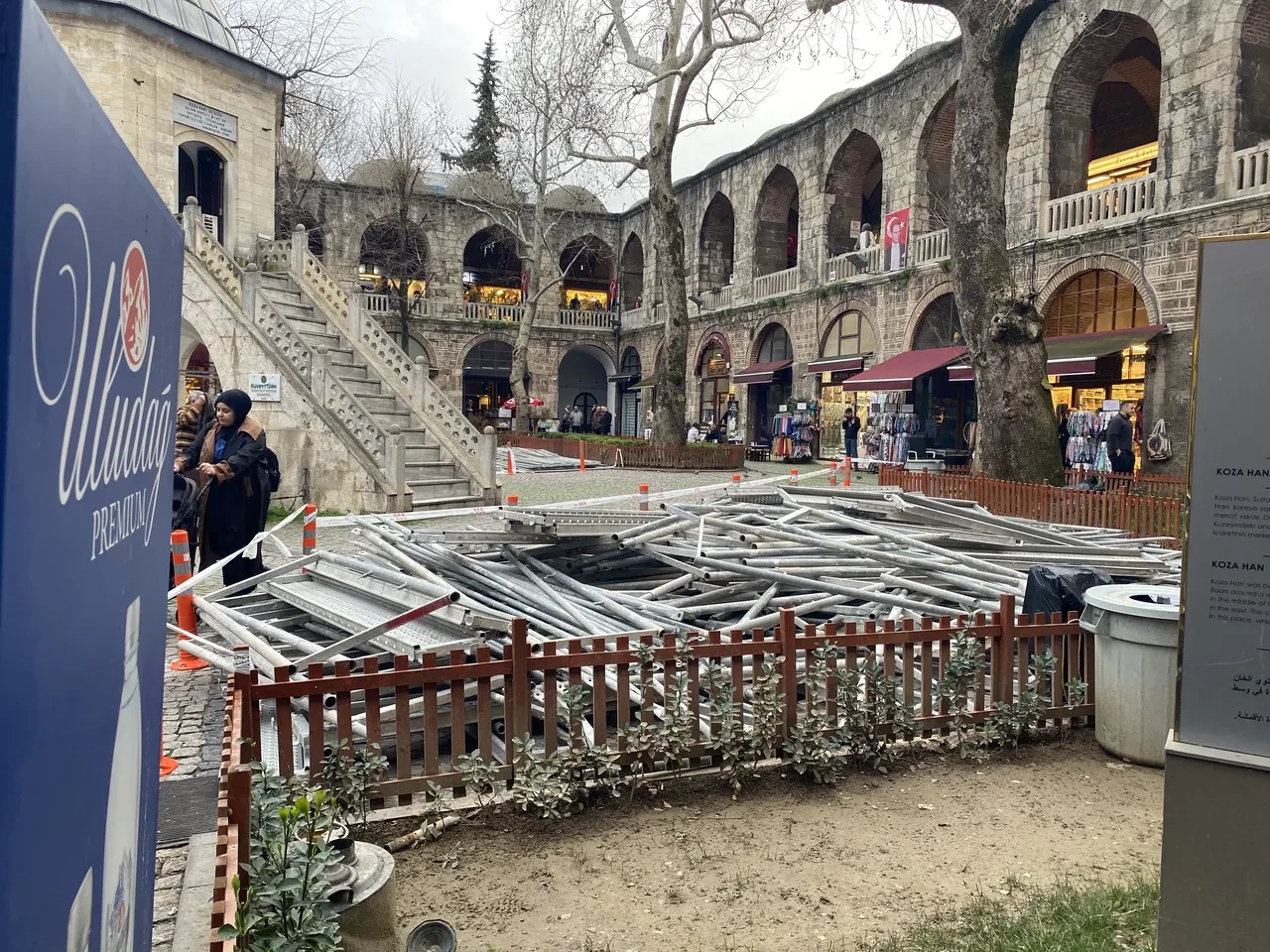 Koza Han’da masa krizinde yeni adım: Mahkeme tahliyeye ‘dur’ kararı verdi