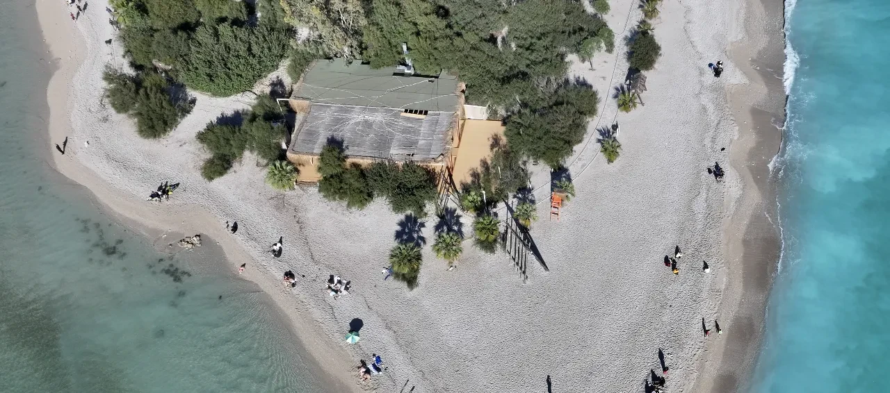 Muğla'da yoğun yağışlar sonrası Ölüdeniz'in rengi değişti