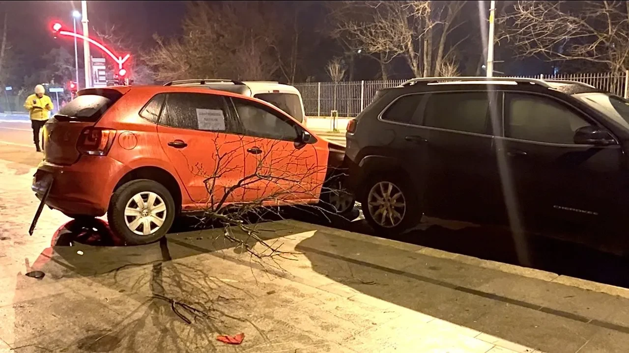 Tekirdağ'da zincirleme trafik kazası! 4 araç birbirine girdi