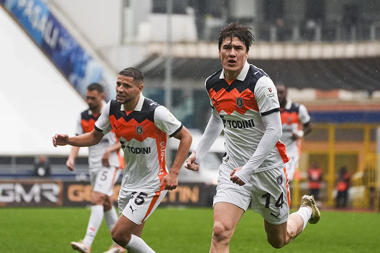 Başakşehir Beşiktaş canlı nereden izlenir, hangi kanalda? Karşılaşmaya geri sayım başladı