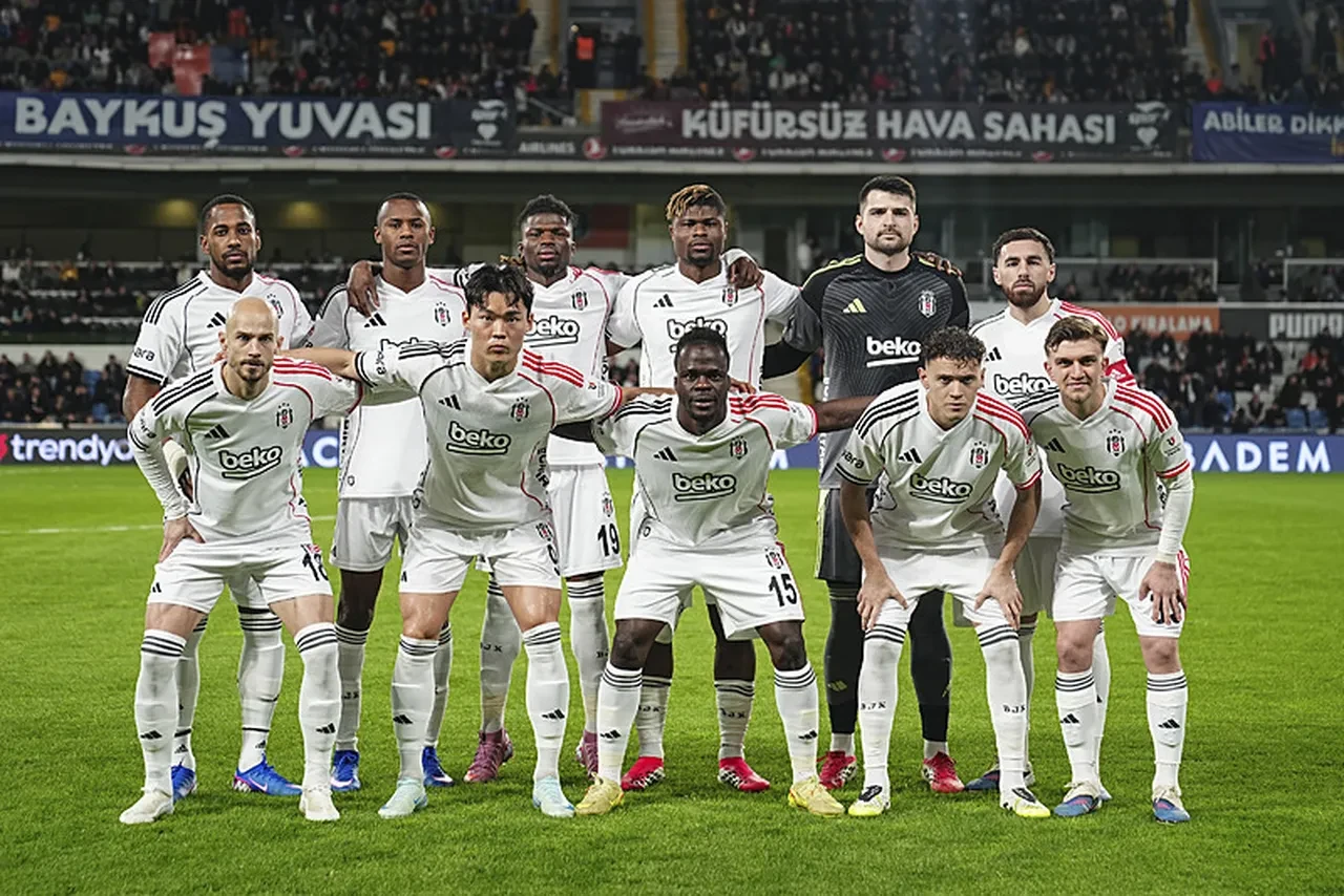 Beşiktaş Başakşehir deplasmanında son dakikada kazandı: Süper Lig akşamında zorlu 3 puan!