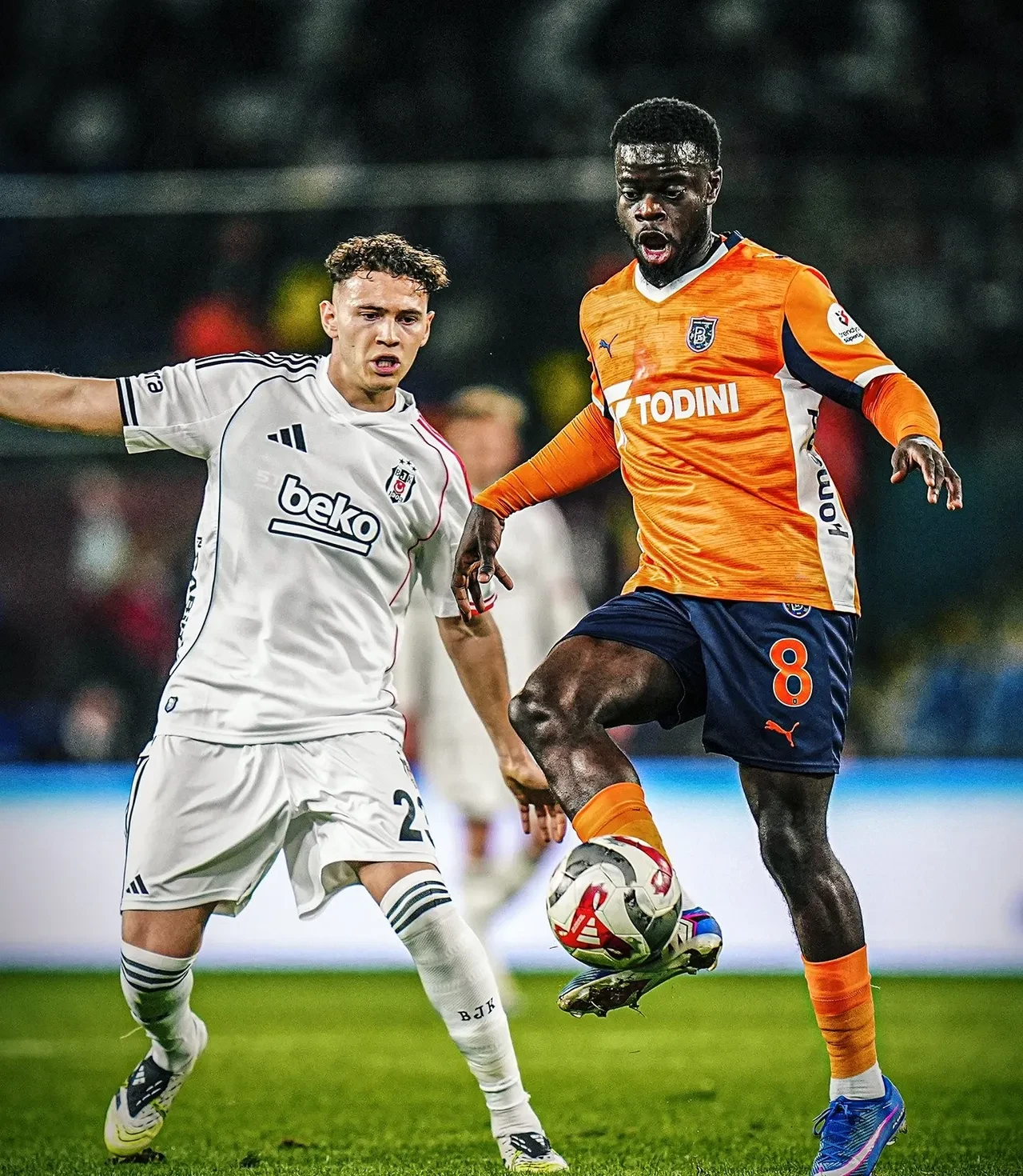 Beşiktaş Başakşehir deplasmanında son dakikada kazandı: Süper Lig akşamında zorlu 3 puan!