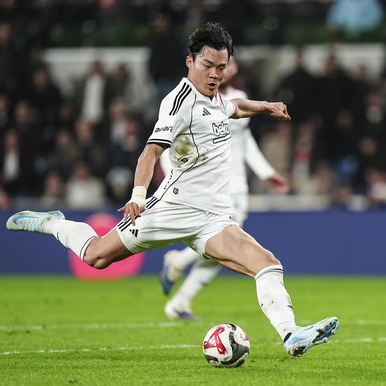 Beşiktaş Başakşehir deplasmanında son dakikada kazandı: Süper Lig akşamında zorlu 3 puan!