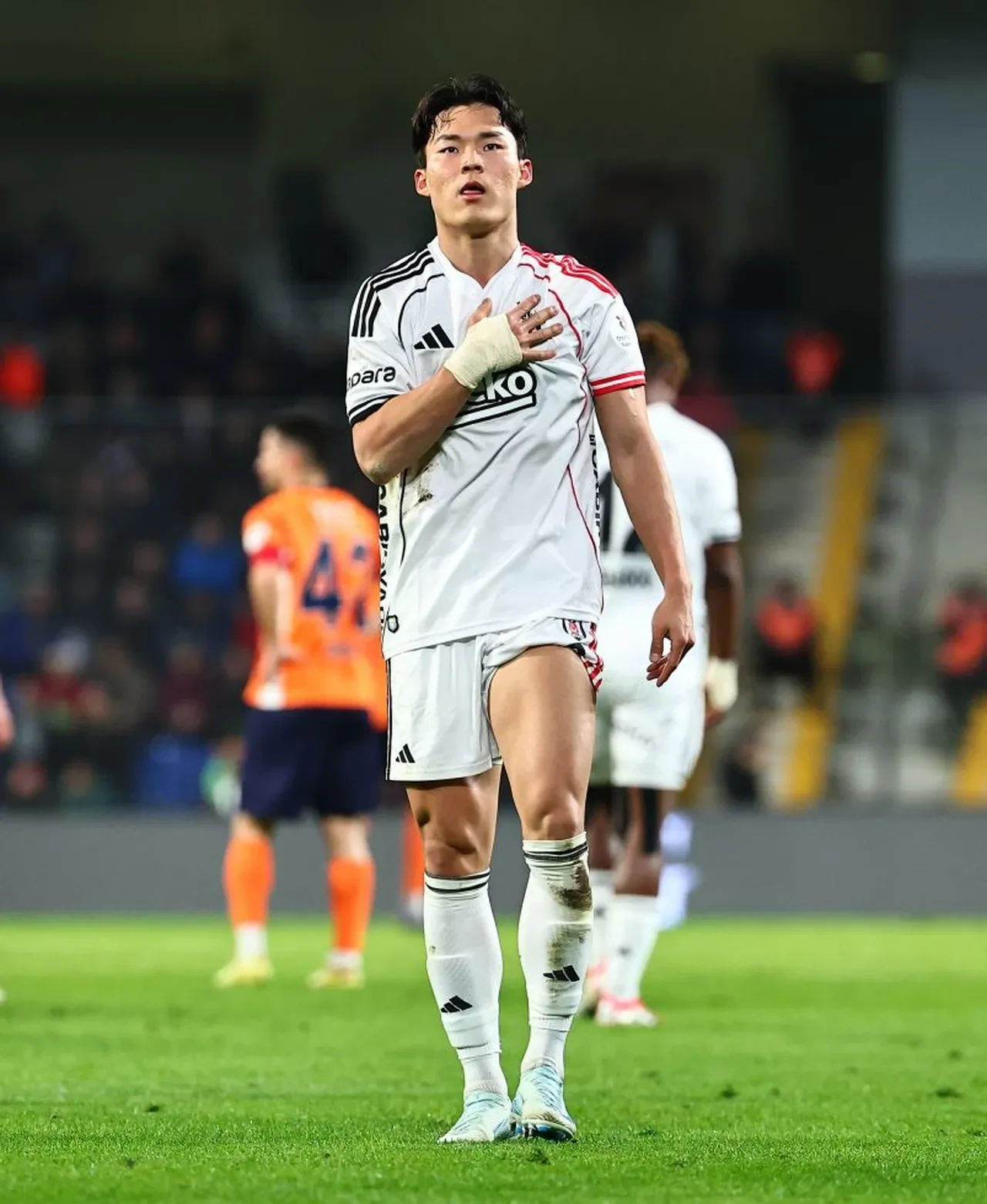 Beşiktaş Başakşehir deplasmanında son dakikada kazandı: Süper Lig akşamında zorlu 3 puan!