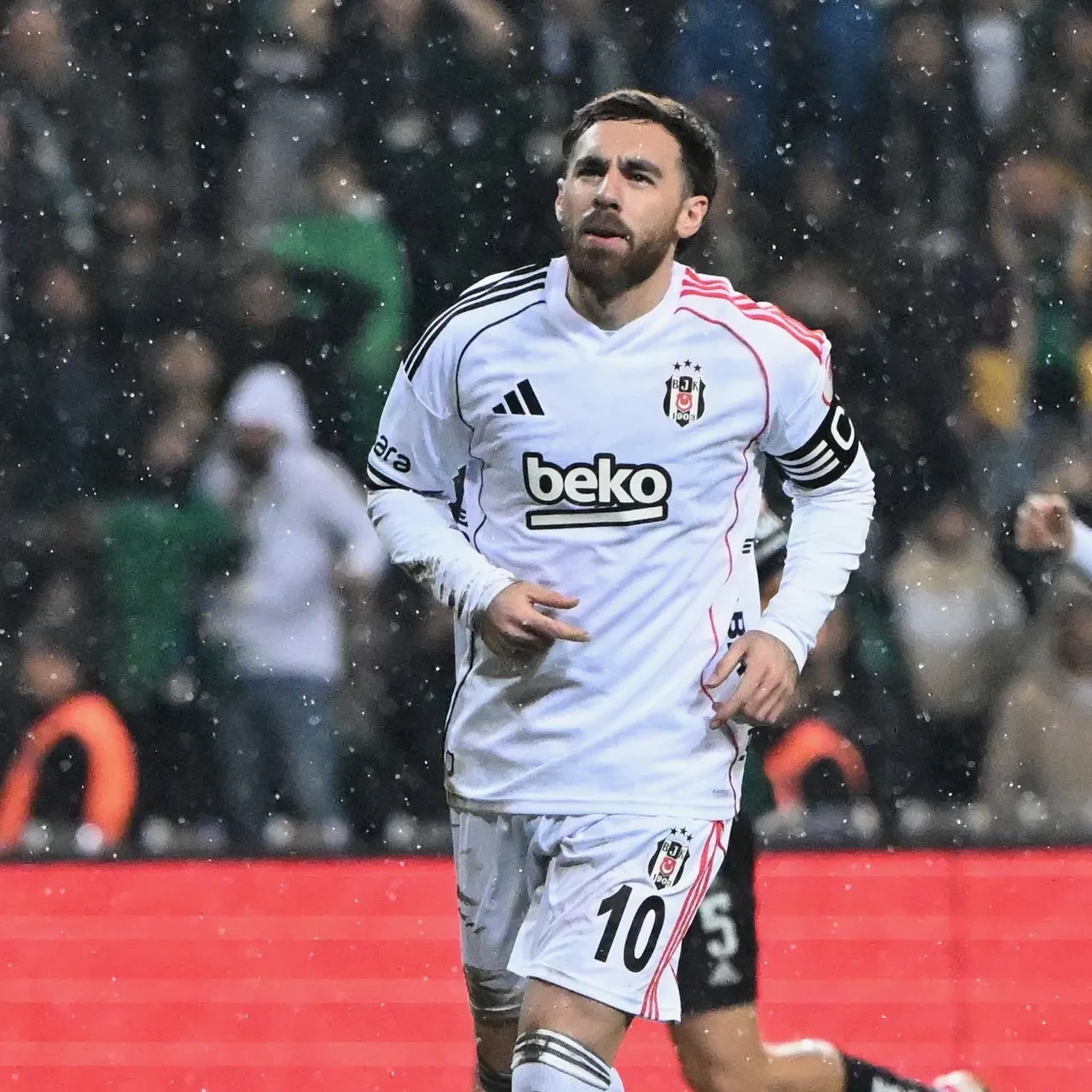 Beşiktaş Başakşehir deplasmanında son dakikada kazandı: Süper Lig akşamında zorlu 3 puan!