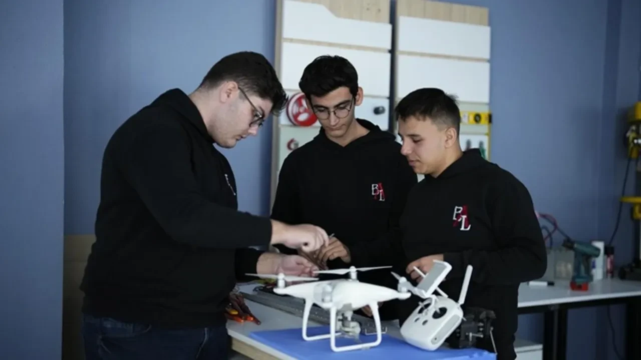 Bodrumlu gençlerden orman yangınlarına “yapay zekalı” kalkan: IYTIMS ödül getirdi