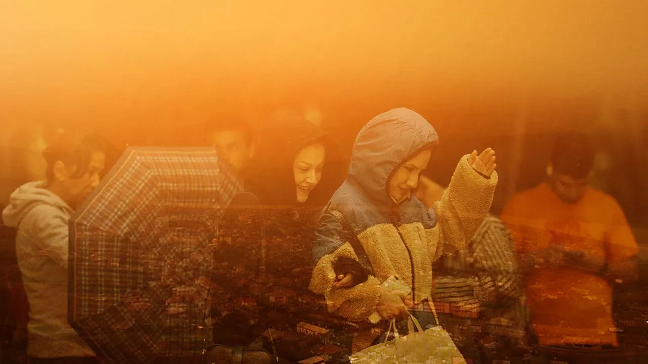 Çöl tozuna dikkat! Meteoroloji 9 ili sarı kodla uyardı: Havadan çamur yağacak