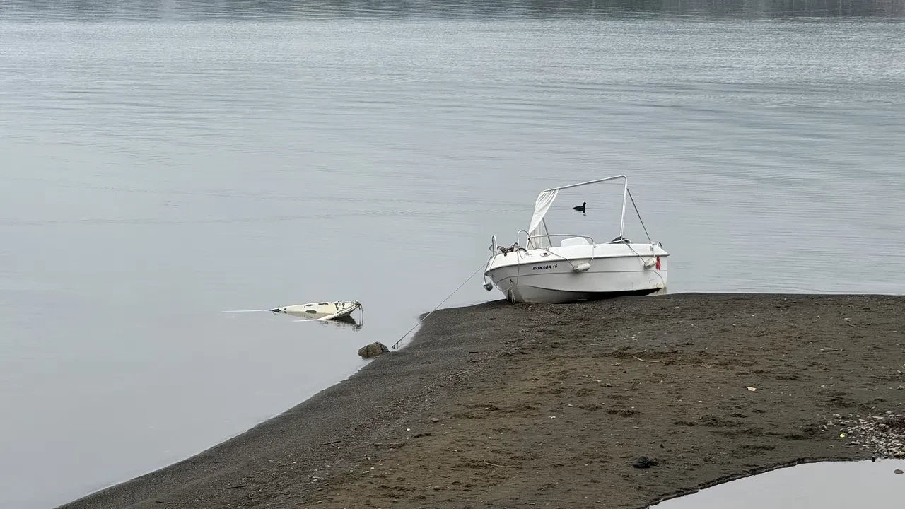 İznik Gölü'nde endişelendiren görüntüler! Yağışlara rağmen çekilme durdurulamadı, acil önlem çağrısı yaptılar