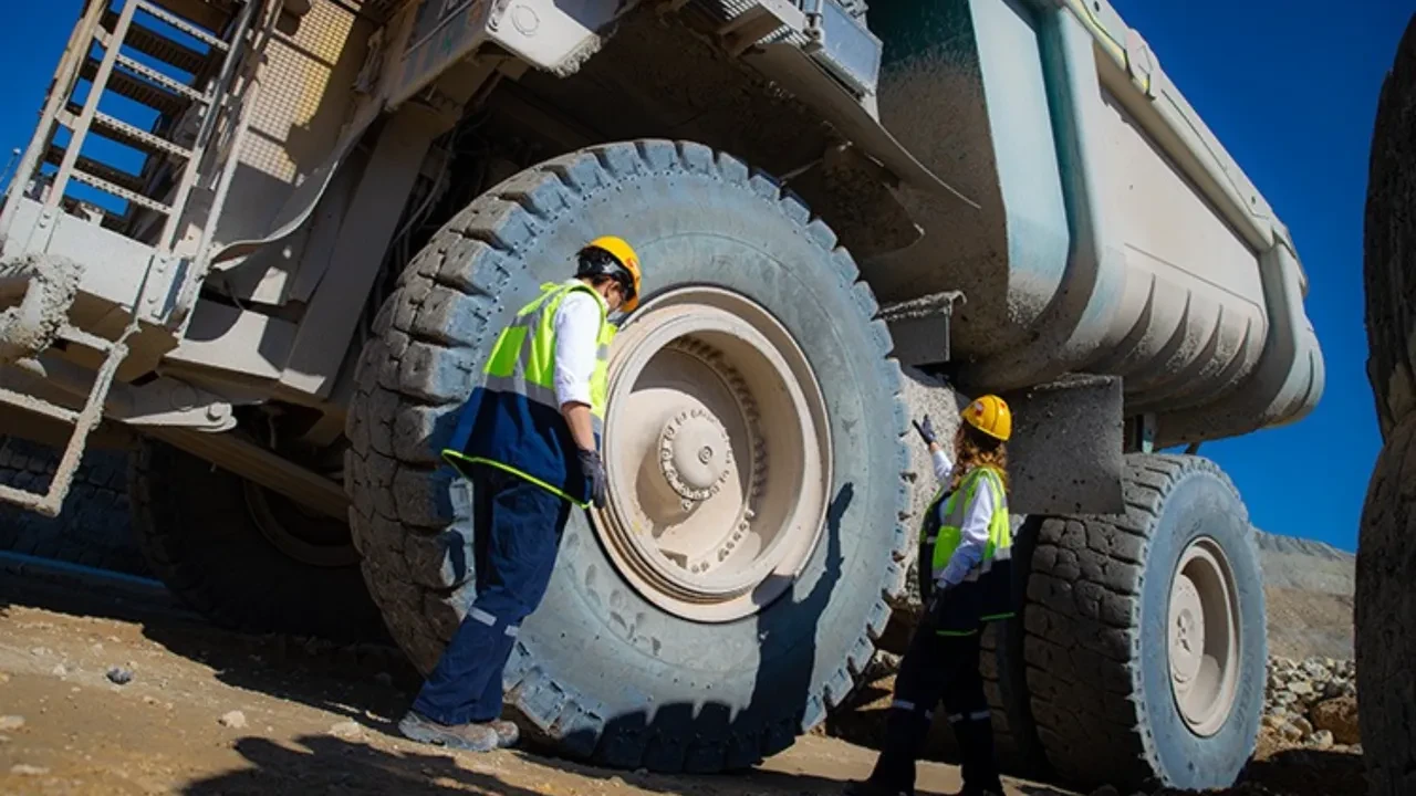 Kamyon Yan Sanayi Mühendisi
