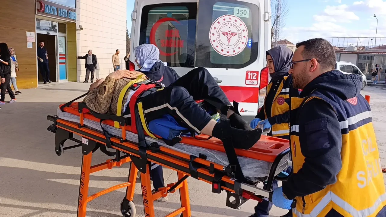 Tamir ederken canından oluyordu! Yaşlı adam traktörün altında kaldı