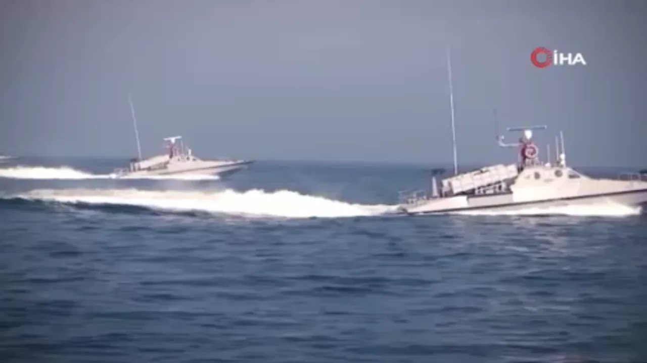 ABD ile müzakere öncesinde İran'dan askeri tatbikat