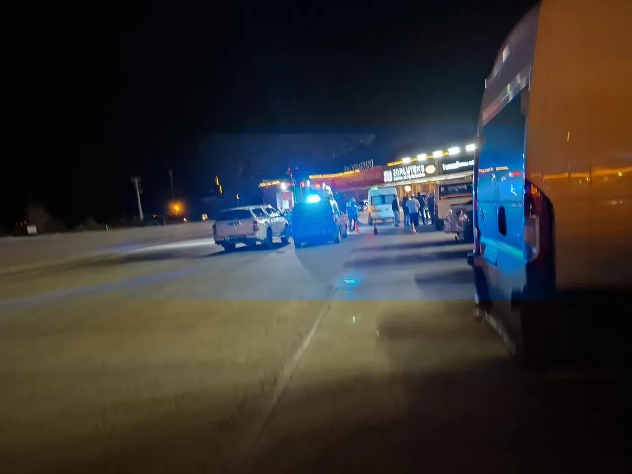 Afyonkarahisar’da dinlenme tesisinde dehşet! 5 gündür otoparkta bekleyen araçta cansız beden bulundu