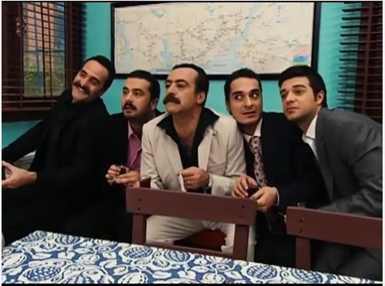 Akasya Durağı yeniden mi başlayacak? Nuri Baba karakterini oynaması için görüşülen oyuncular belli oldu