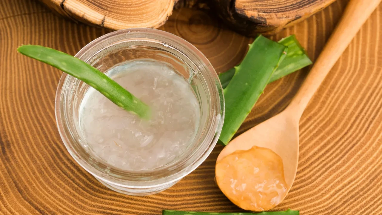 Cildi nemlendiriyor lekelerin rengini açıyor! Haftada 2-3 kez uygulanıyor