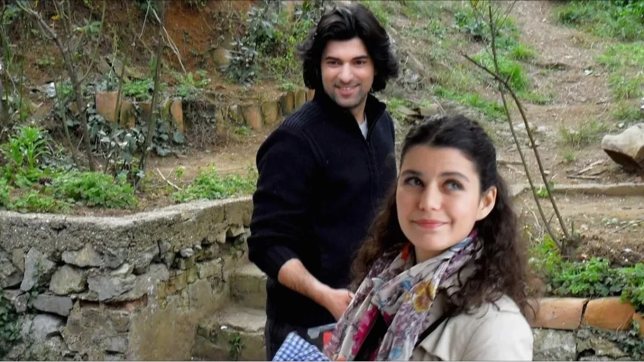 Engin Akyürek, Beren Saat'in şarkıcılık performansını değerlendirdi 