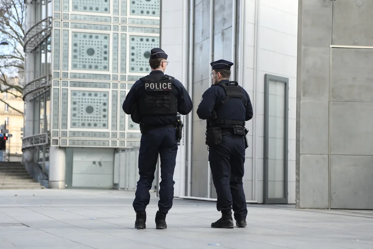 Fransız diplomatların ismi Epstein belgelerinden çıktı: Arap Dünyası Enstitüsü’ne baskın