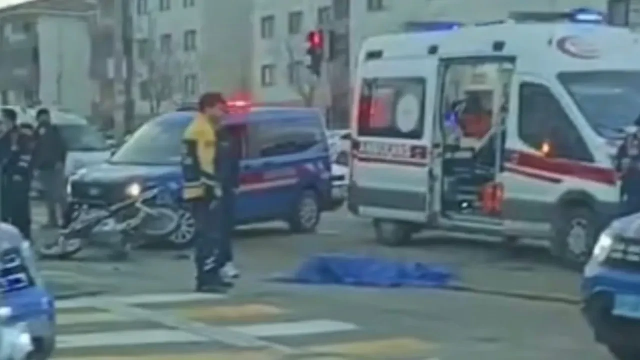 Gaziantep'te feci kaza! Otomobilin çarptığı motosiklet sürücüsü hayatını kaybetti