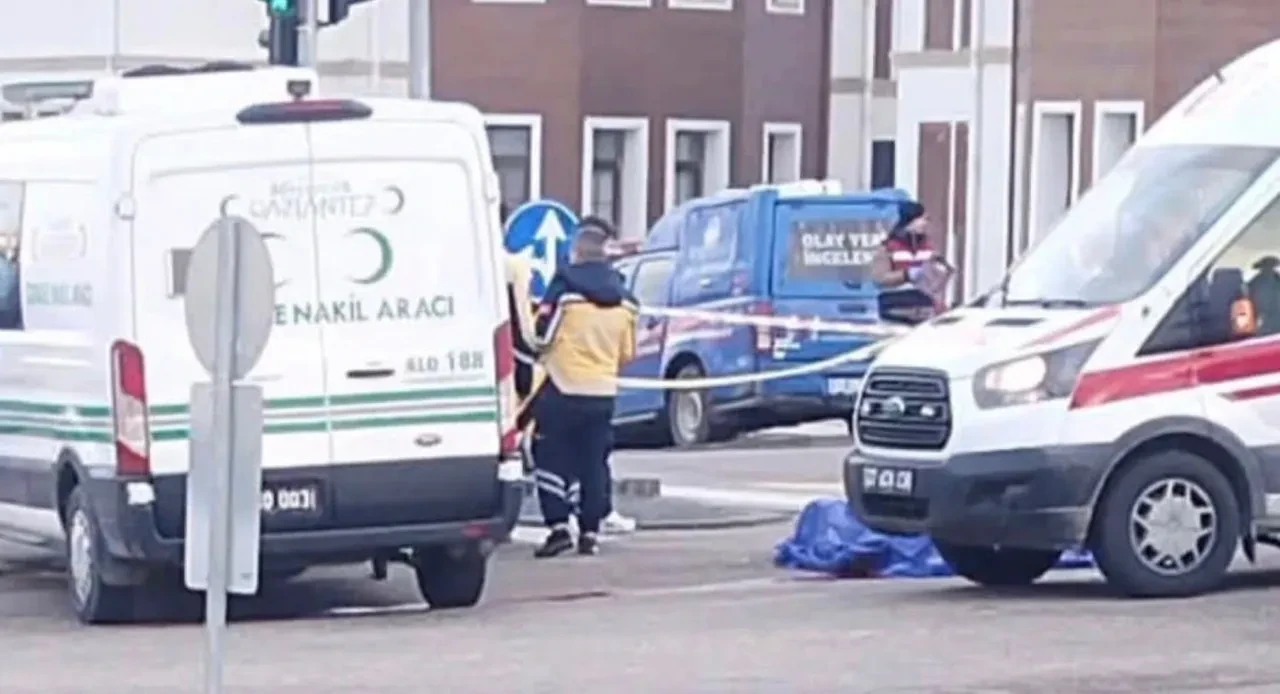 Gaziantep'te feci kaza! Otomobilin çarptığı motosiklet sürücüsü hayatını kaybetti