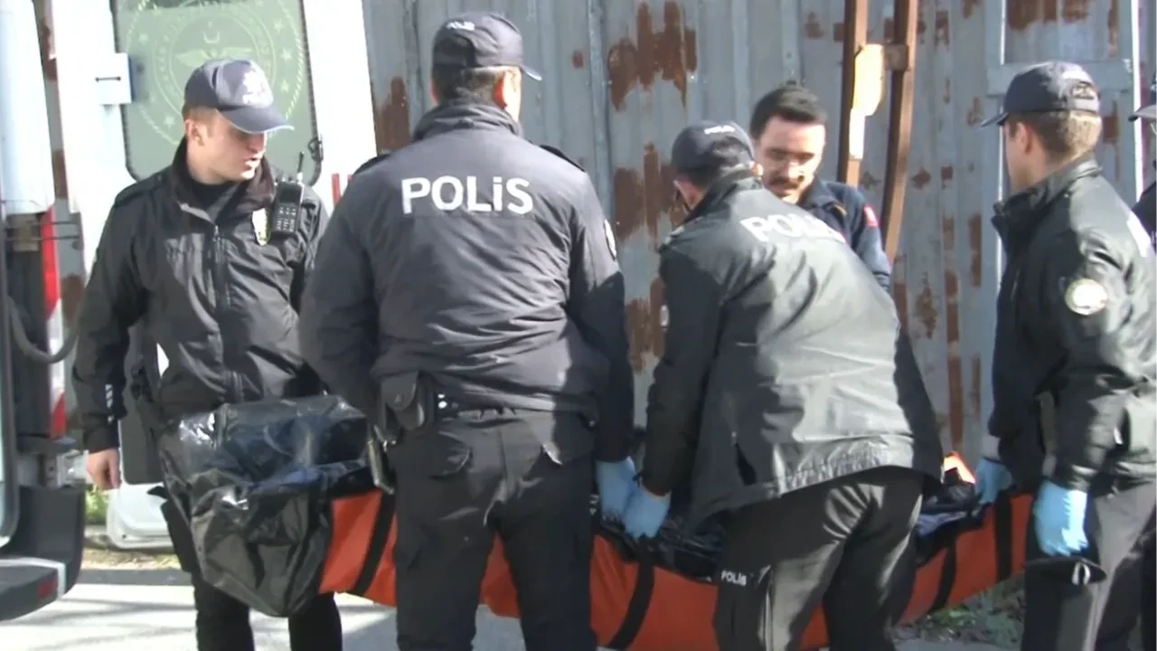 Gaziosmanpaşa'da ceset paniği! Gören telefona sarıldı