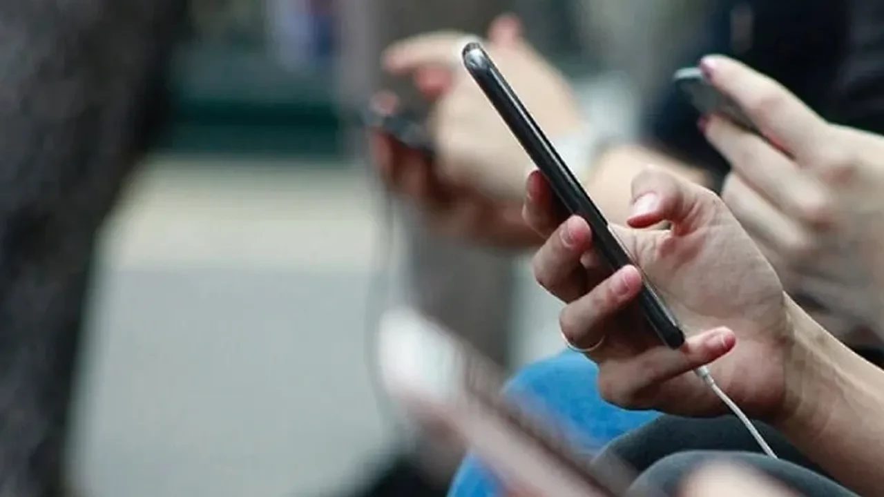 Gençlere müjdeli haberi verdi: Ücretsiz internet hizmeti