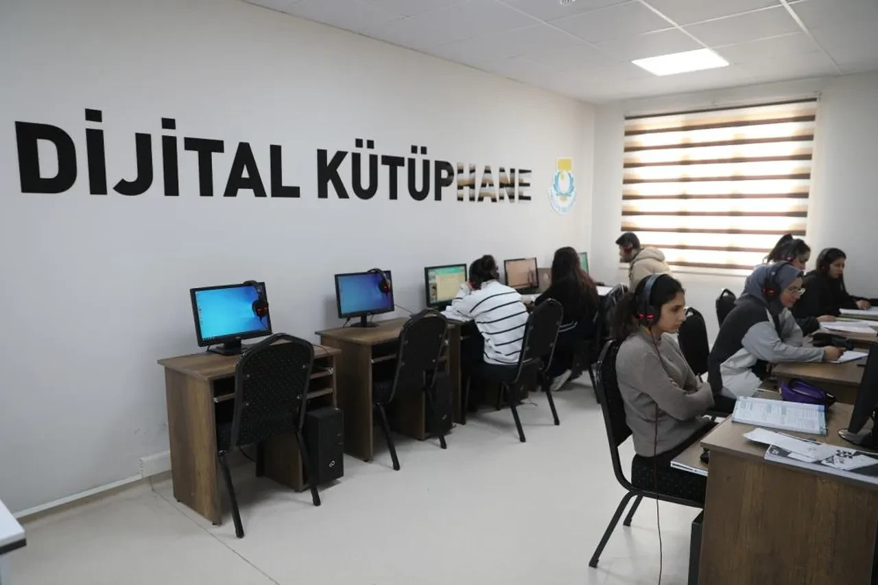 Gençlere müjdeli haberi verdi: Ücretsiz internet hizmeti
