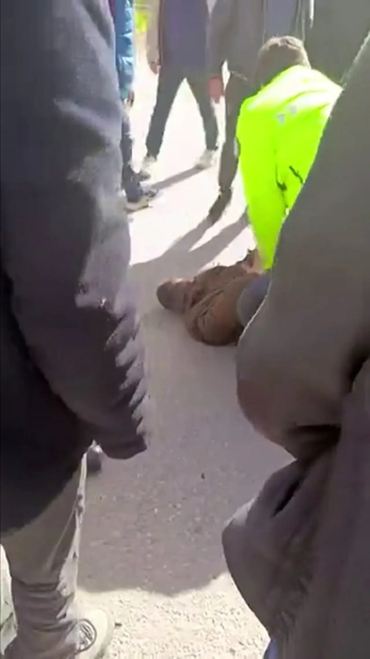 İzmir'de gündüz vakti yaylım ateşi! 19 yaşında pompalı tüfekle işyerini basıp dehşet saçtı