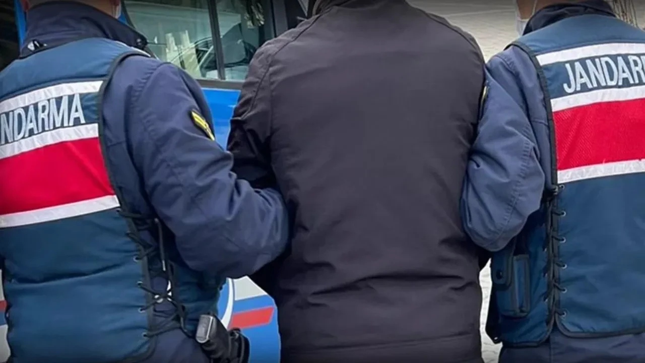 Kamuya sızan FETÖ'ye darbe! 52 vergi müfettişi tutuklandı