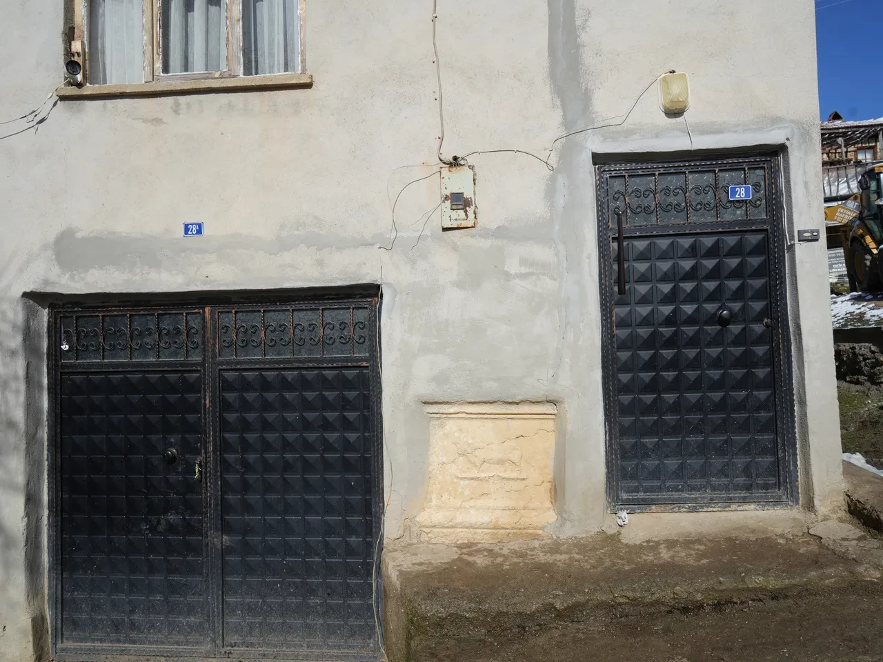 Köyün esrarengiz kalıntıları gün yüzüne çıkarıldı! Evlerin duvarlarında tarihi tapınağın izleri dikkat çekiyor