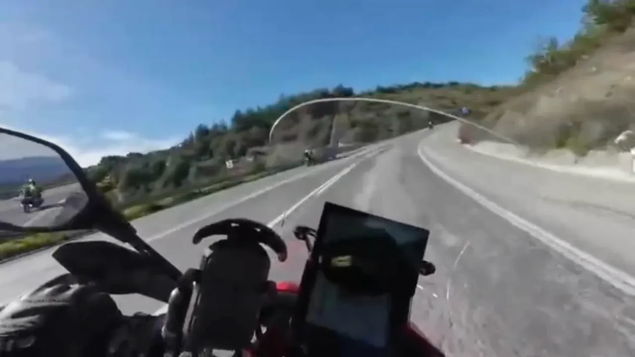 Motosiklet sürücüsünün feci ölümü! Kask kamerası o anlar saniye saniye kaydetti 