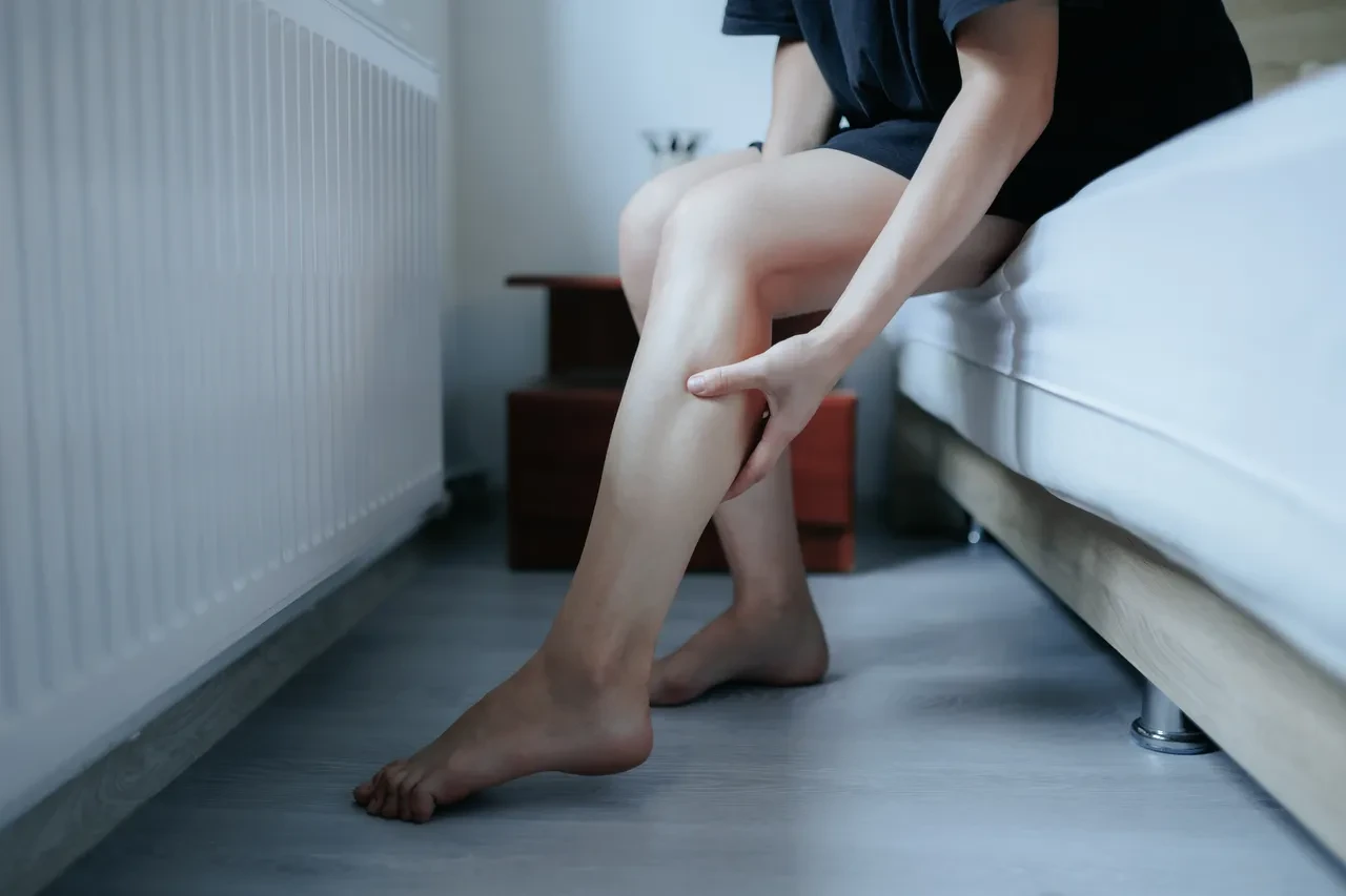 Uykuda tekme atıyorsanız dikkat! Altında ciddi nörolojik hastalıklar çıkabilir