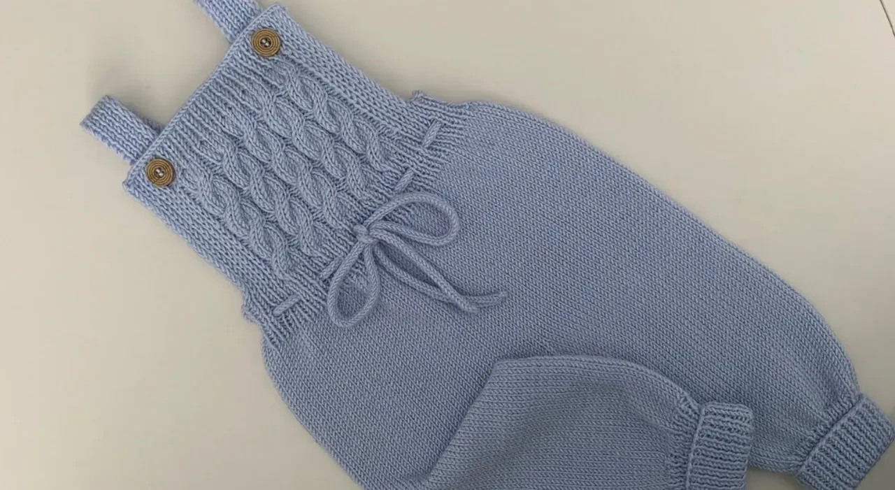 2026 Örgü Salopet modelleri yeniden raflarda! Stil sahibi gösteren en tarz bebek örgü salopet modelleri 2026