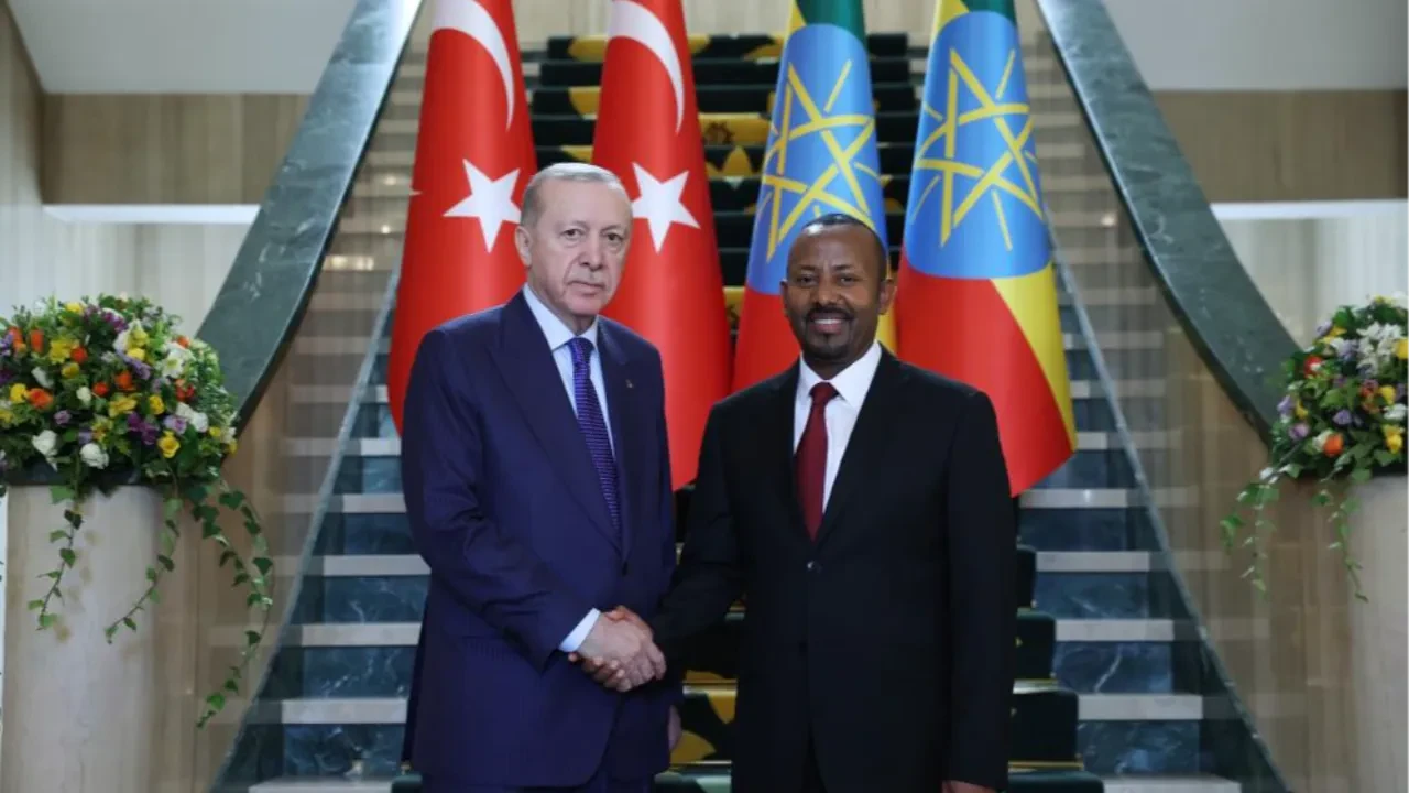 Afrika Boynuzu'nda tarihi zirve! Cumhurbaşkanı Erdoğan Etiyopya’da Başbakan Abiy Ahmed ile bir araya geldi
