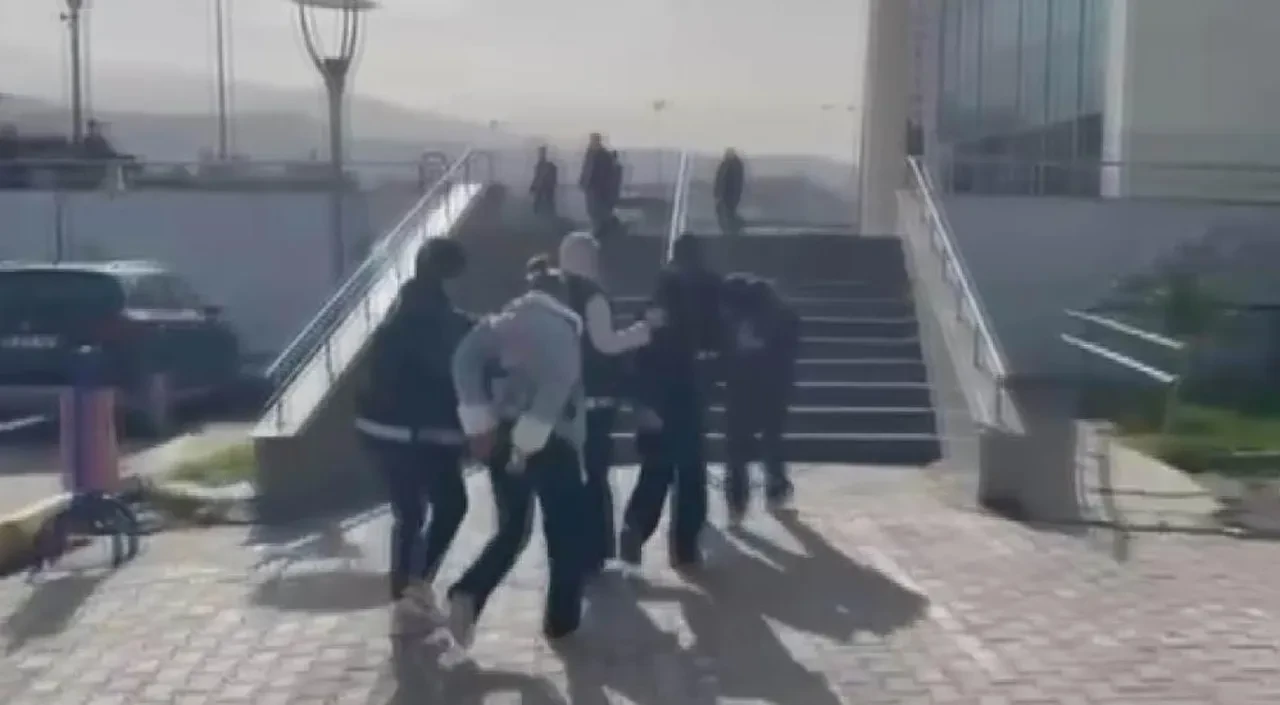 Ailecek kozmetik vurgunu! 3 ayda milyonluk hırsızlık: Mağazaları mesken tuttular