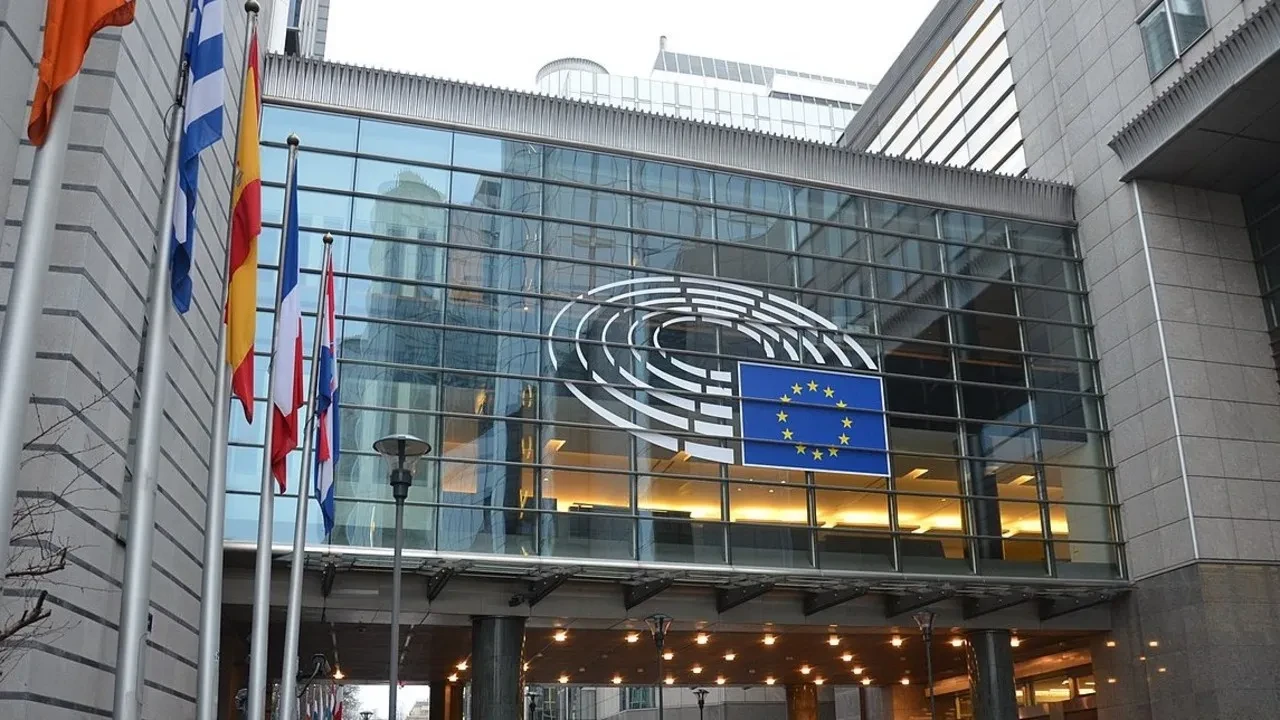 Avrupa Parlamentosu'ndan yapay zekaya yasak