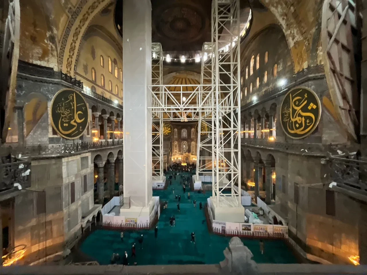 Ayasofya-i Kebir Camii Ramazan’da ibadete hazır! İç mekan iskele kurulumu tamamlandı
