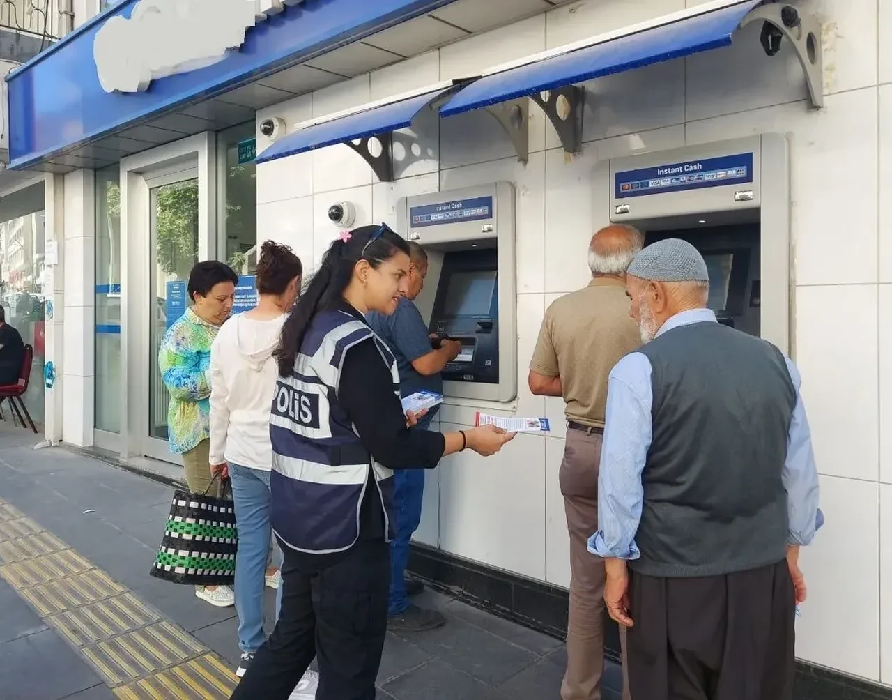 Bağış yaparken dikkat! Ramazanda dolandırıcılara karşı önemli uyarı