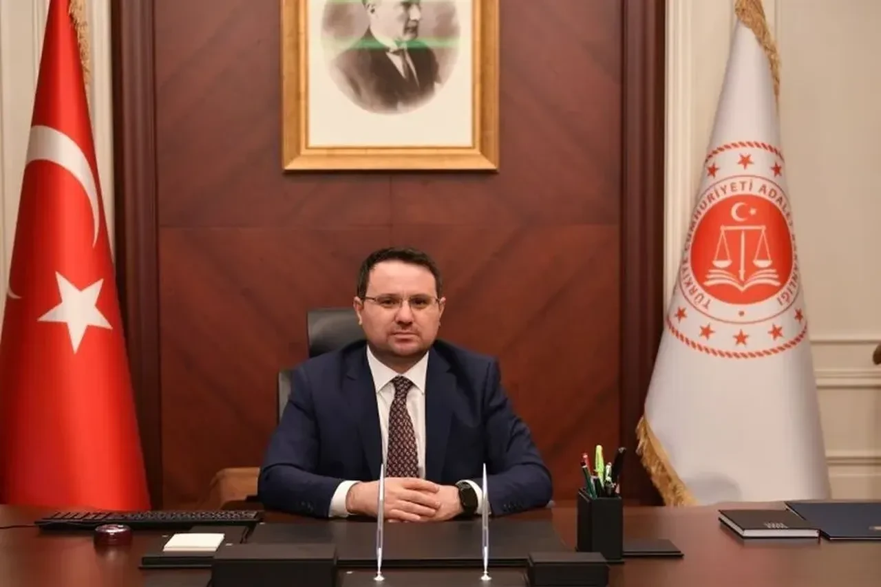 Bakanlık harekete geçti! Ağır yaptırımlar yolda: LGBT'yi övene hapis cezası geliyor