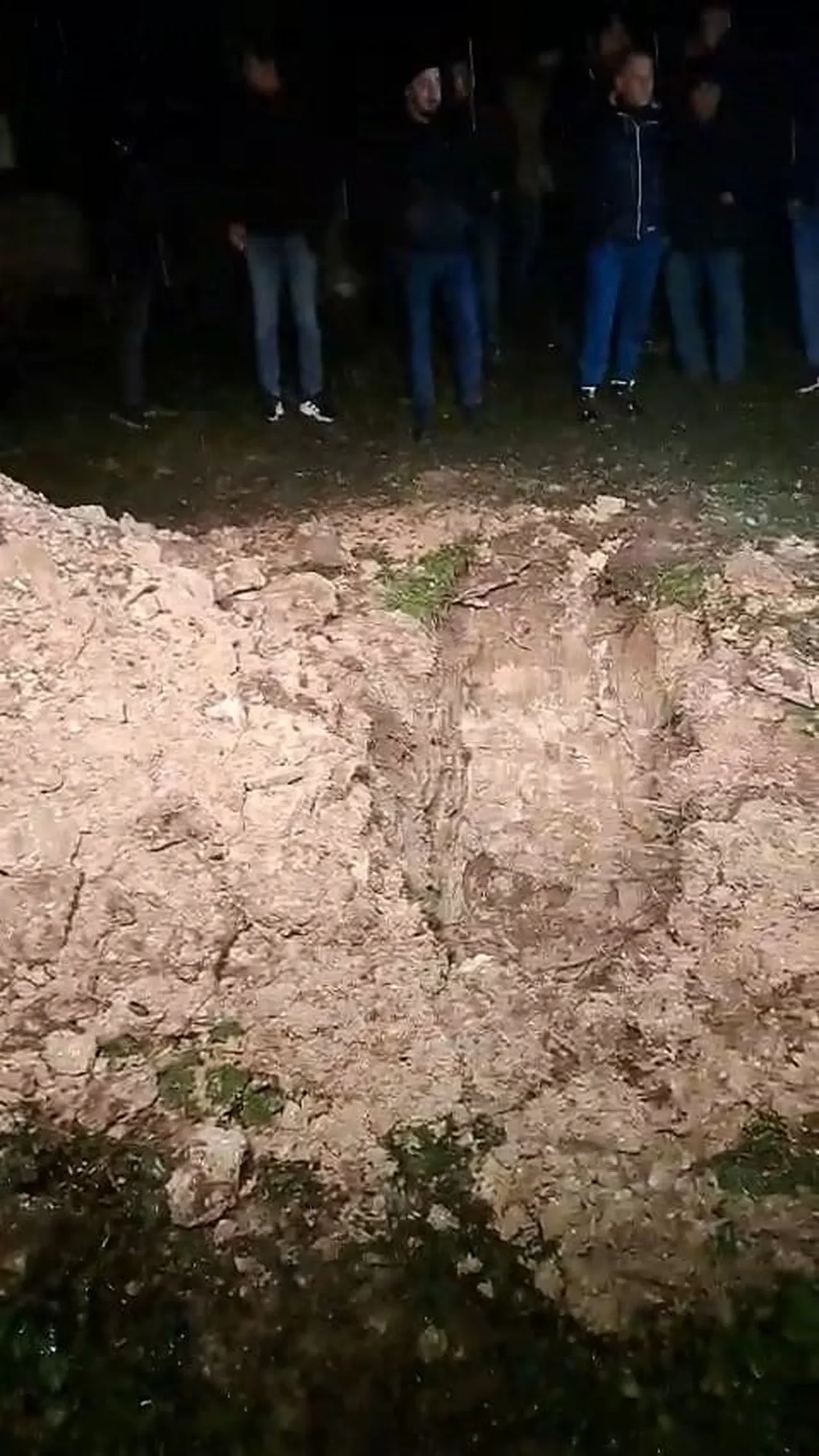 Bartın'da esrarengiz olay! Sarılı şekilde mezarlıktan çıkarıldı, mahalleli ayağa kalktı