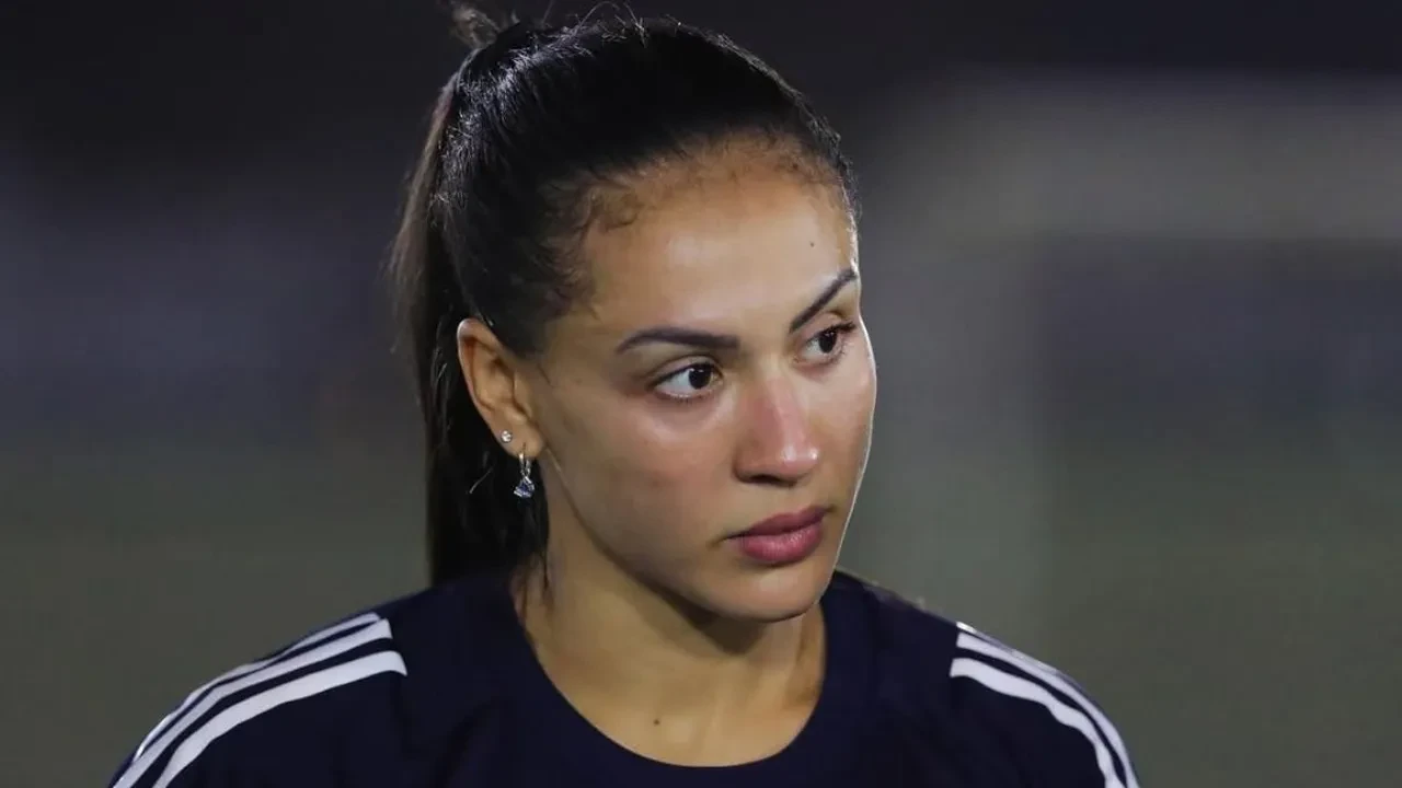 Brezilyalı futbolcu Kathleen Souza Müslüman oldu! Başarılı kadın futbolcu duygu dolu anları sosyal medyasından paylaştı