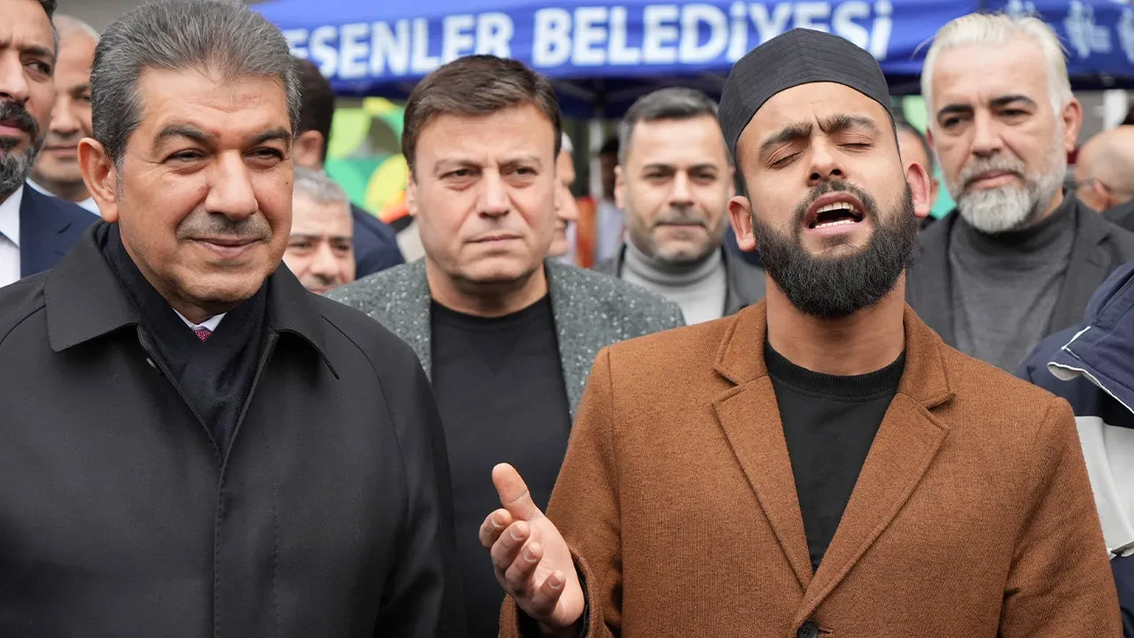 Celal Karatüre'den Esenler Belediye Başkanı Mehmet Tevfik Göksu'ya ilahi sürprizi