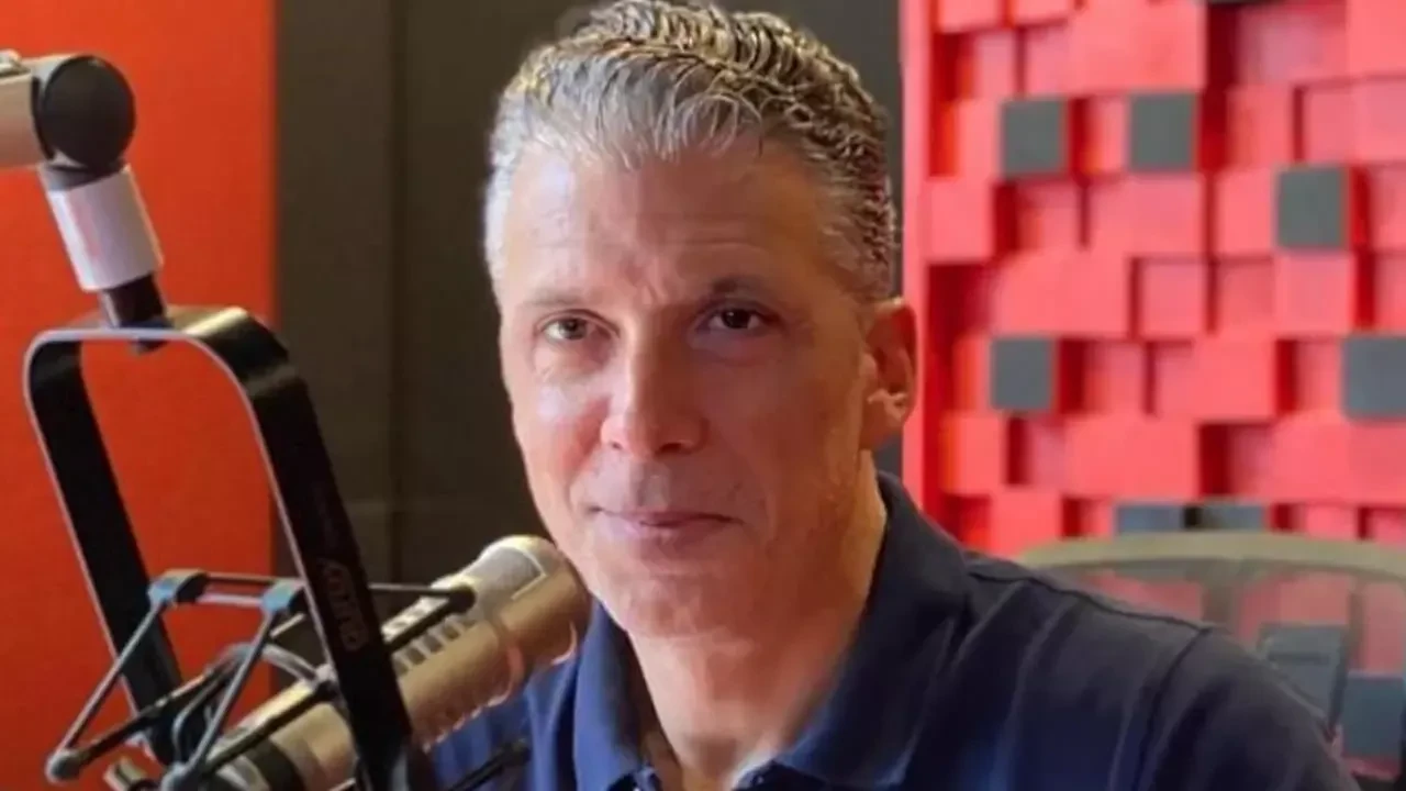 Ceyda Düvenci ve Güçlü Mete evleniyor mu? Yüzük detayı takipçilerin gözünden kaçmadı!