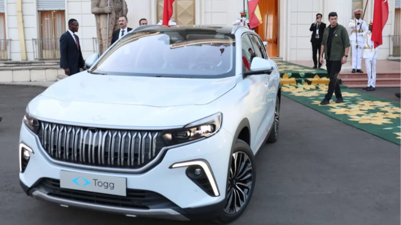 Cumhurbaşkanı Erdoğan, Başbakan Abiy Ahmed Ali'ye hediye etti! Etiyopya semalarında Togg rüzgarı