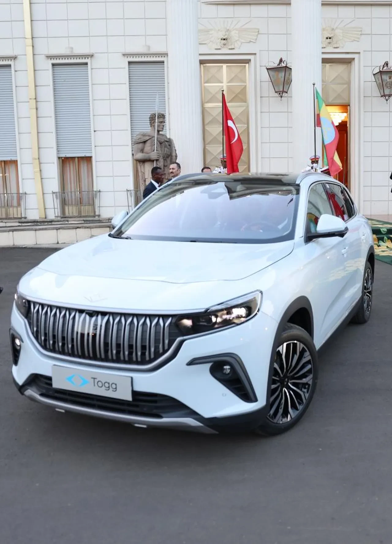 Cumhurbaşkanı Erdoğan, Başbakan Abiy Ahmed Ali'ye hediye etti! Etiyopya semalarında Togg rüzgarı